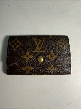 Authentic Vintage Louis Vuitton Monogram 6 Key Holder (1991)